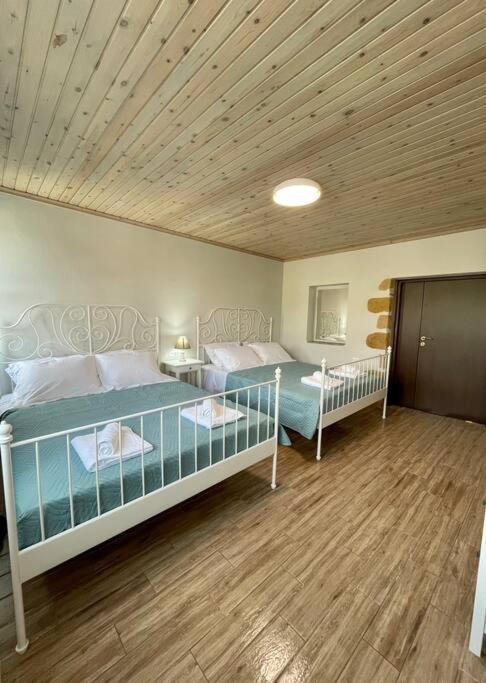 Villa Eftychia Serene Getaway With Hot Tub In A Quiet Location Kíssamos Dış mekan fotoğraf