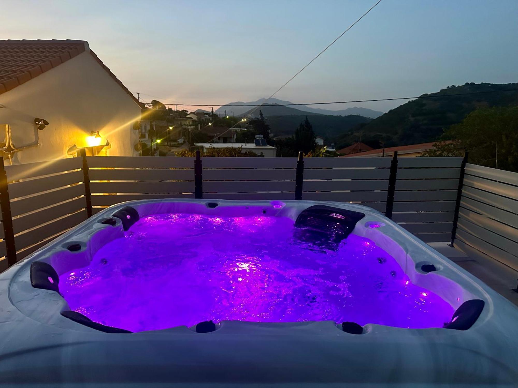 Villa Eftychia Serene Getaway With Hot Tub In A Quiet Location Kíssamos Dış mekan fotoğraf